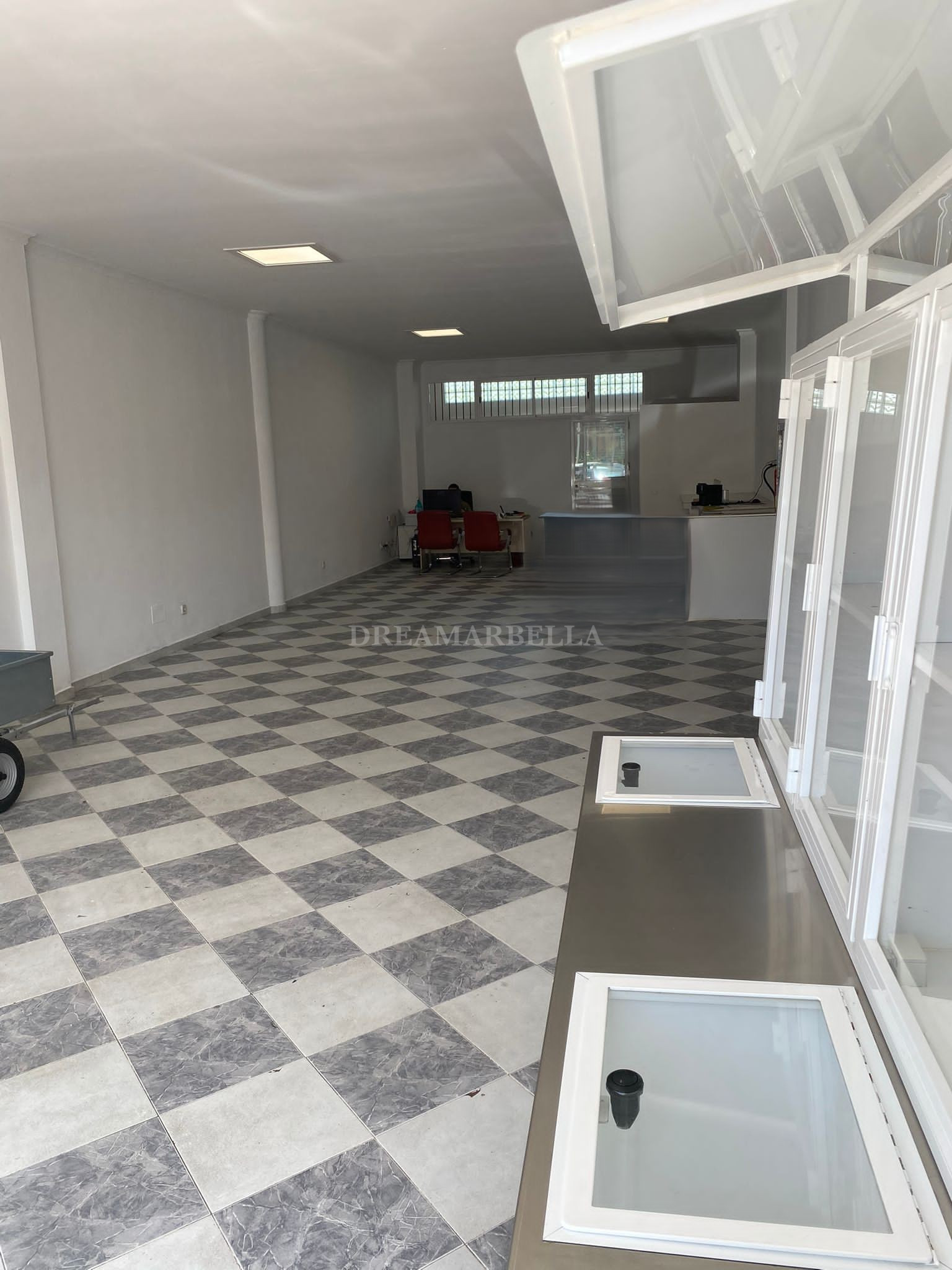 Commercial Premises in Estepona East