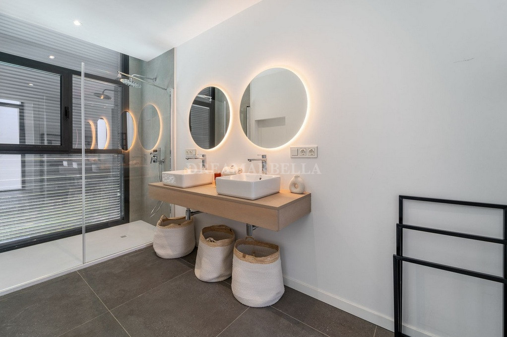 Villa in Estepona East