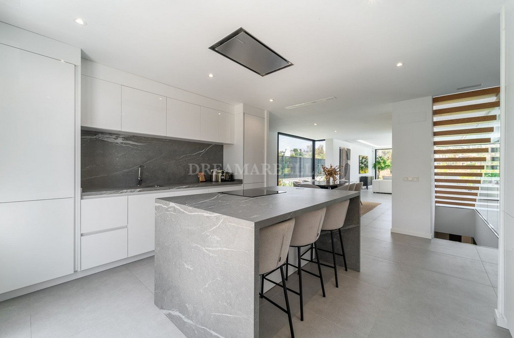 Villa in Estepona East