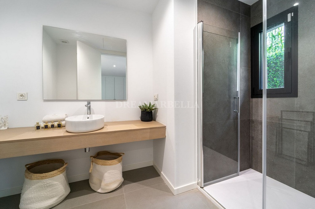 Villa in Estepona East