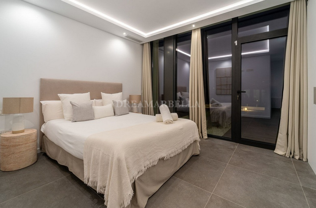 Villa in Estepona East