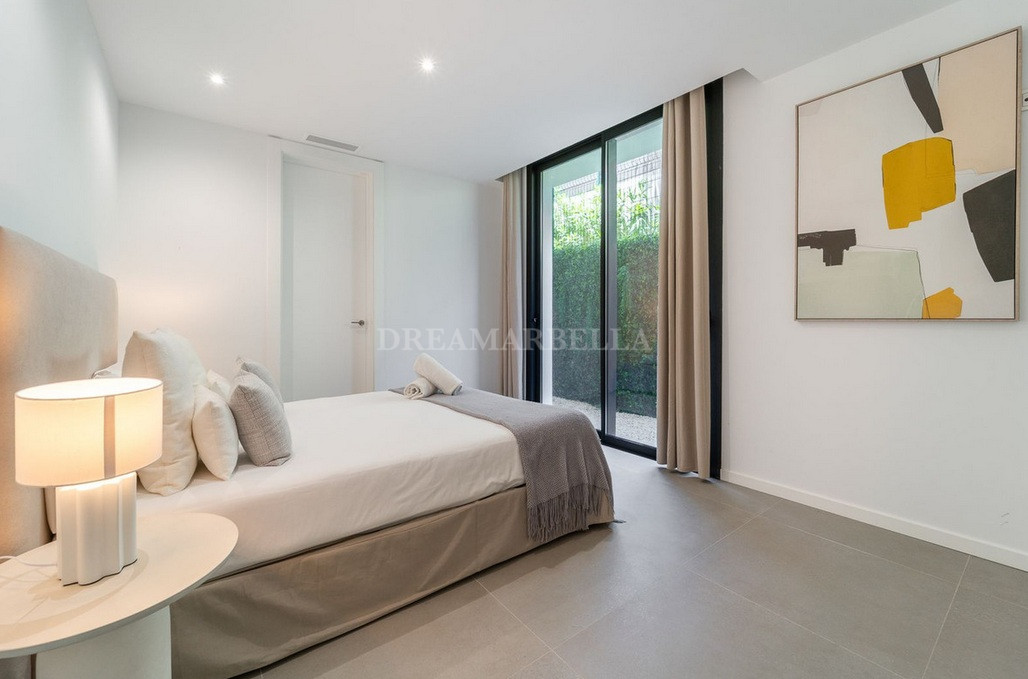 Villa in Estepona East