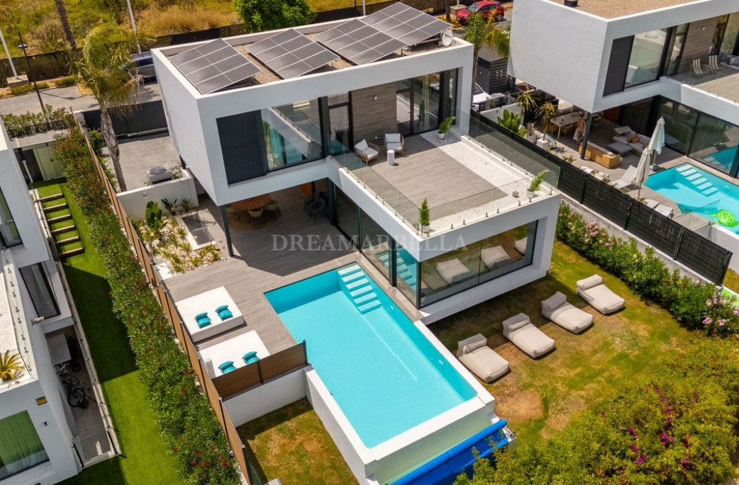 Villa in Estepona East