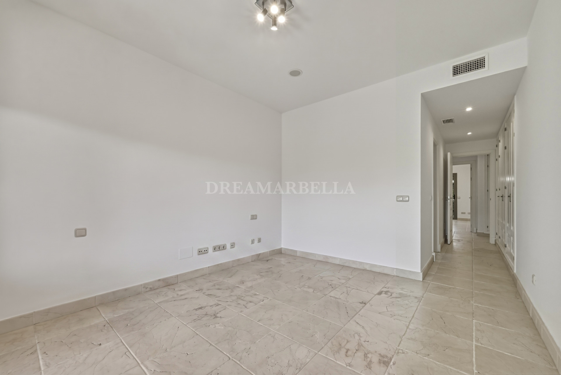 Ground Floor Apartment in Estepona East