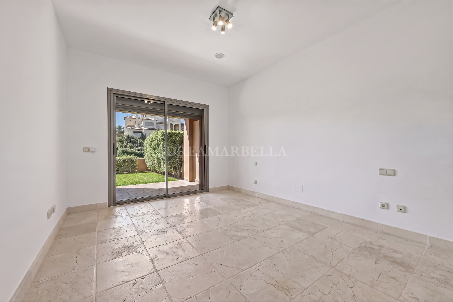 Ground Floor Apartment in Estepona East