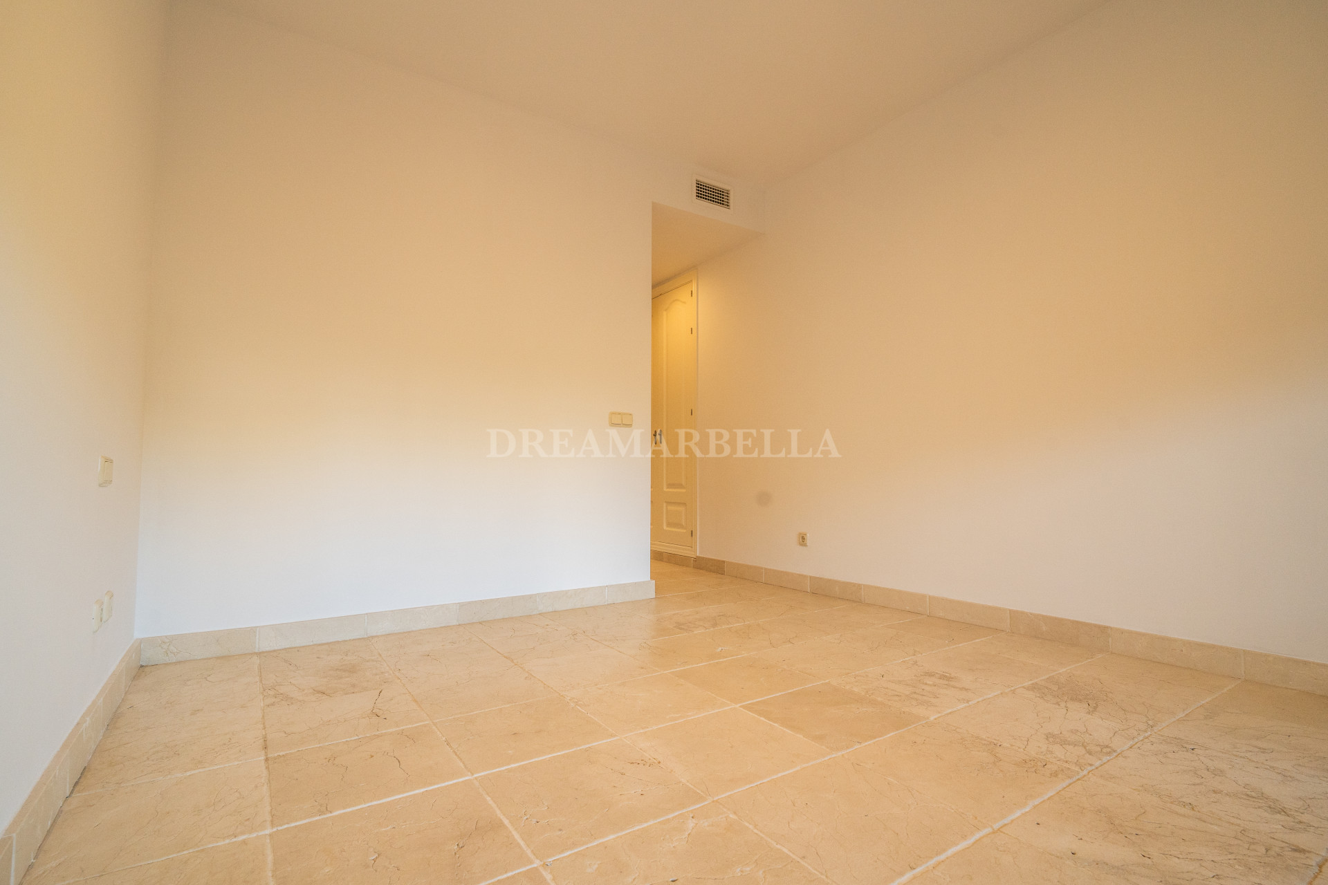 Ground Floor Apartment in Estepona East