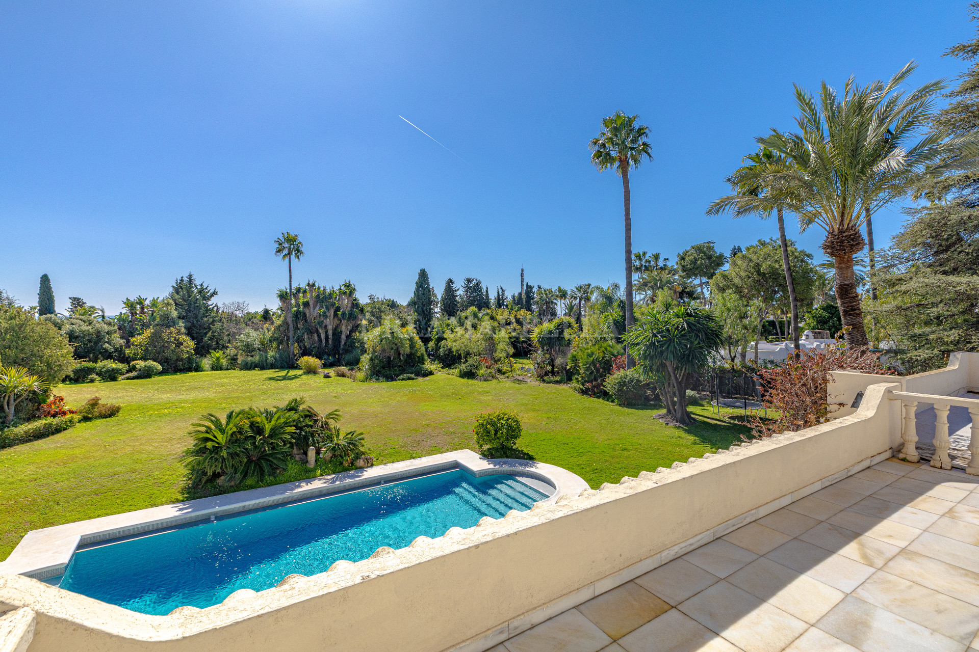 Villa in Estepona East