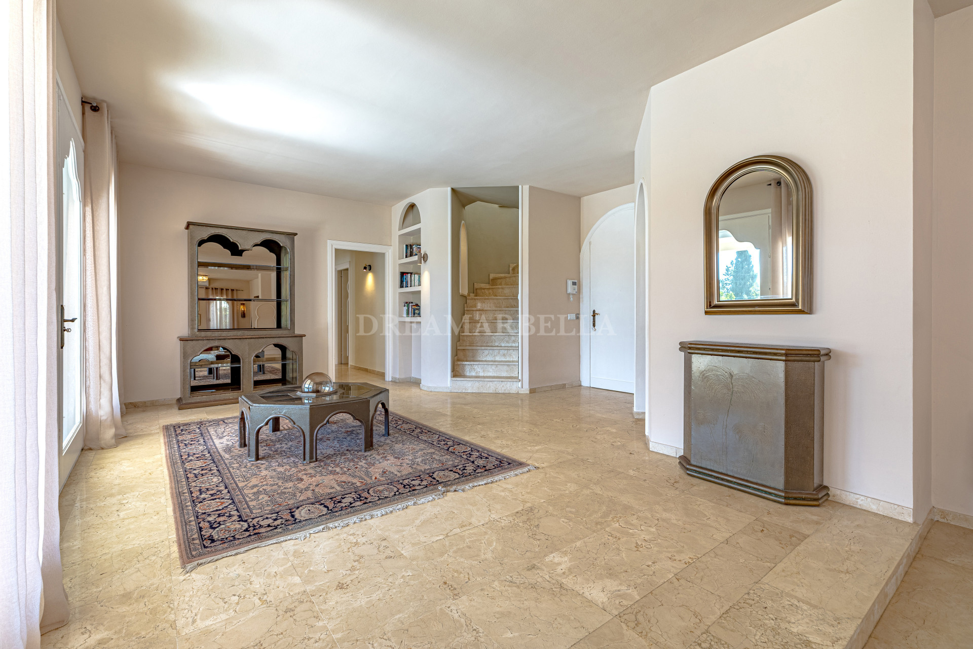 Villa in Estepona East