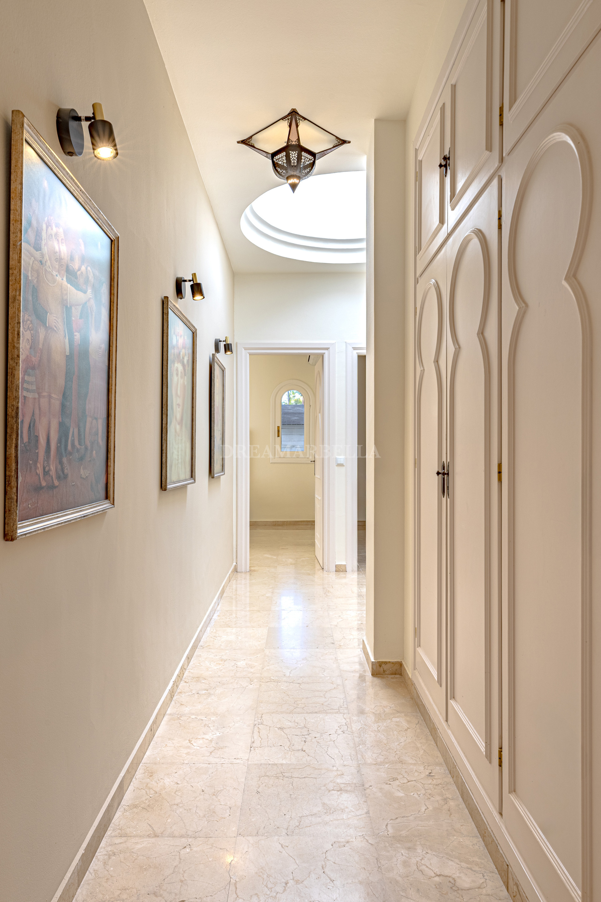 Villa in Estepona East