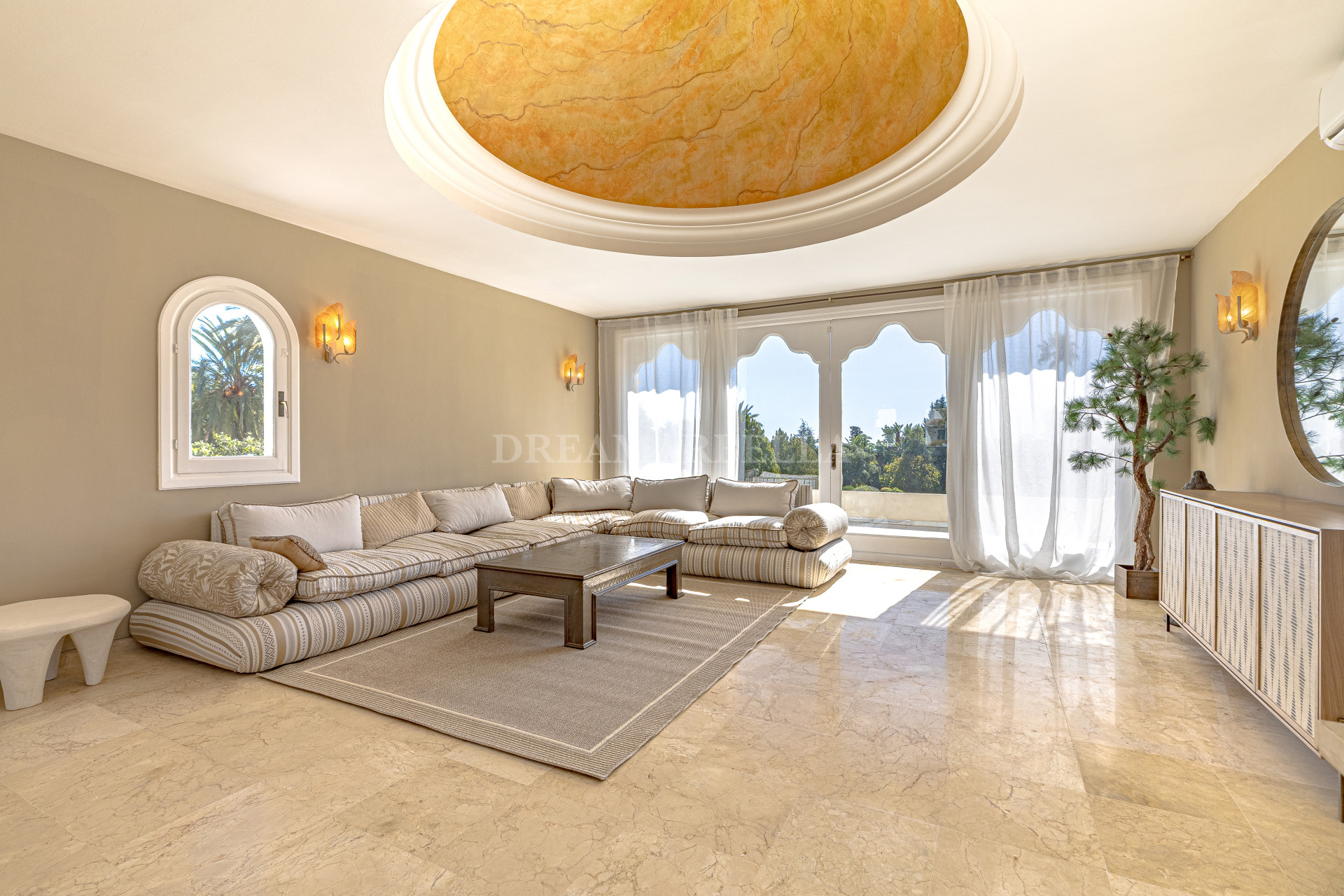 Villa in Estepona East