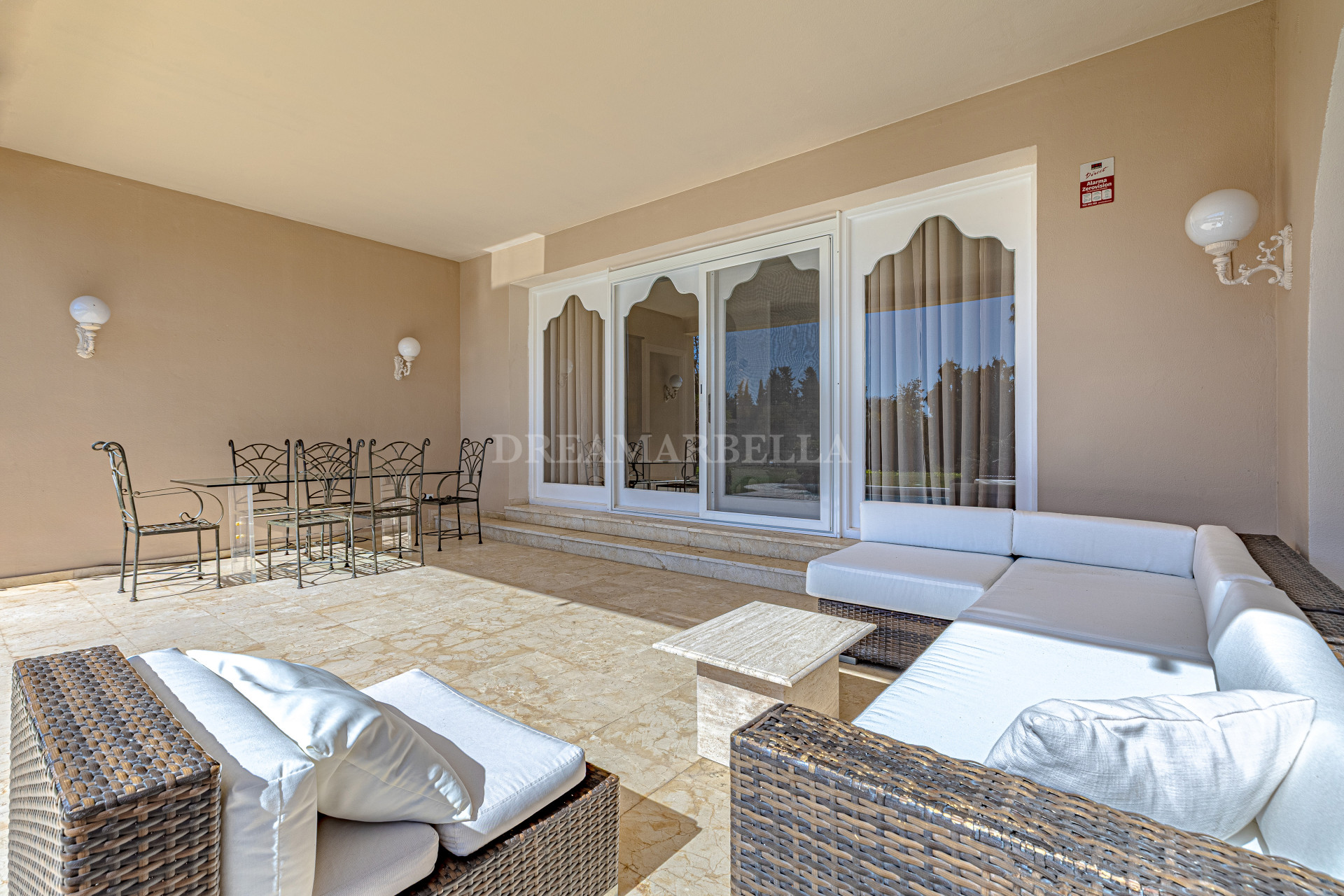 Villa in Estepona East
