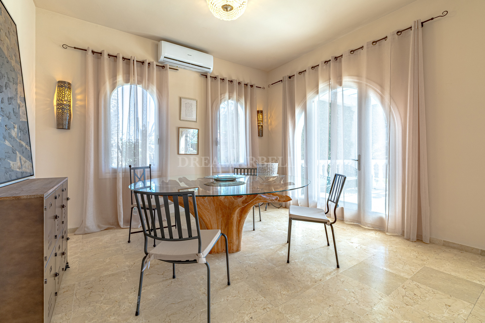 Villa in Estepona East