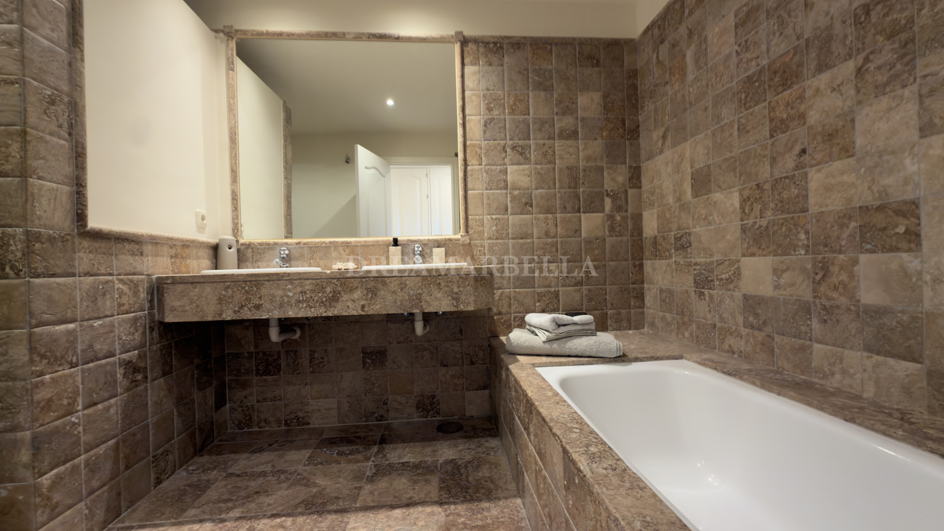 Ground Floor Apartment in Estepona East