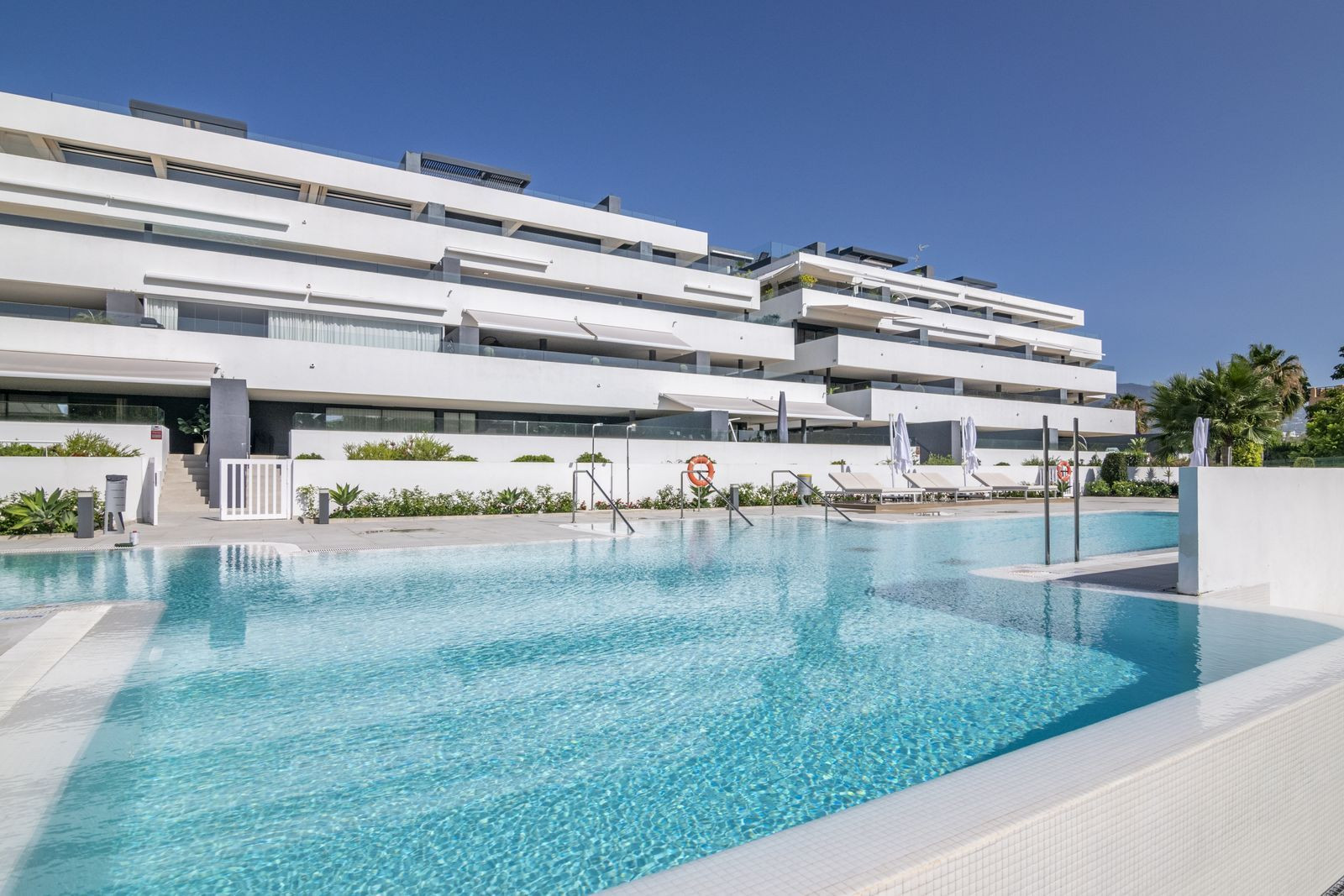 Apartamento en venta en New Golden Mile, Estepona Este