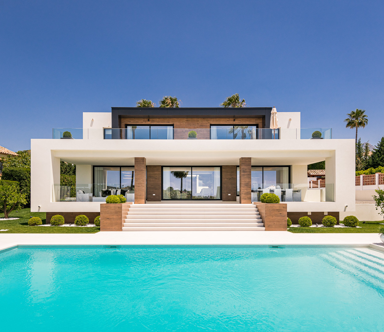 Villa for sale in Nueva Andalucia, Marbella