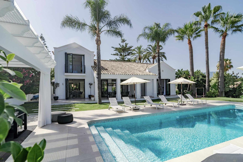 Villa for sale in Nueva Andalucia, Marbella