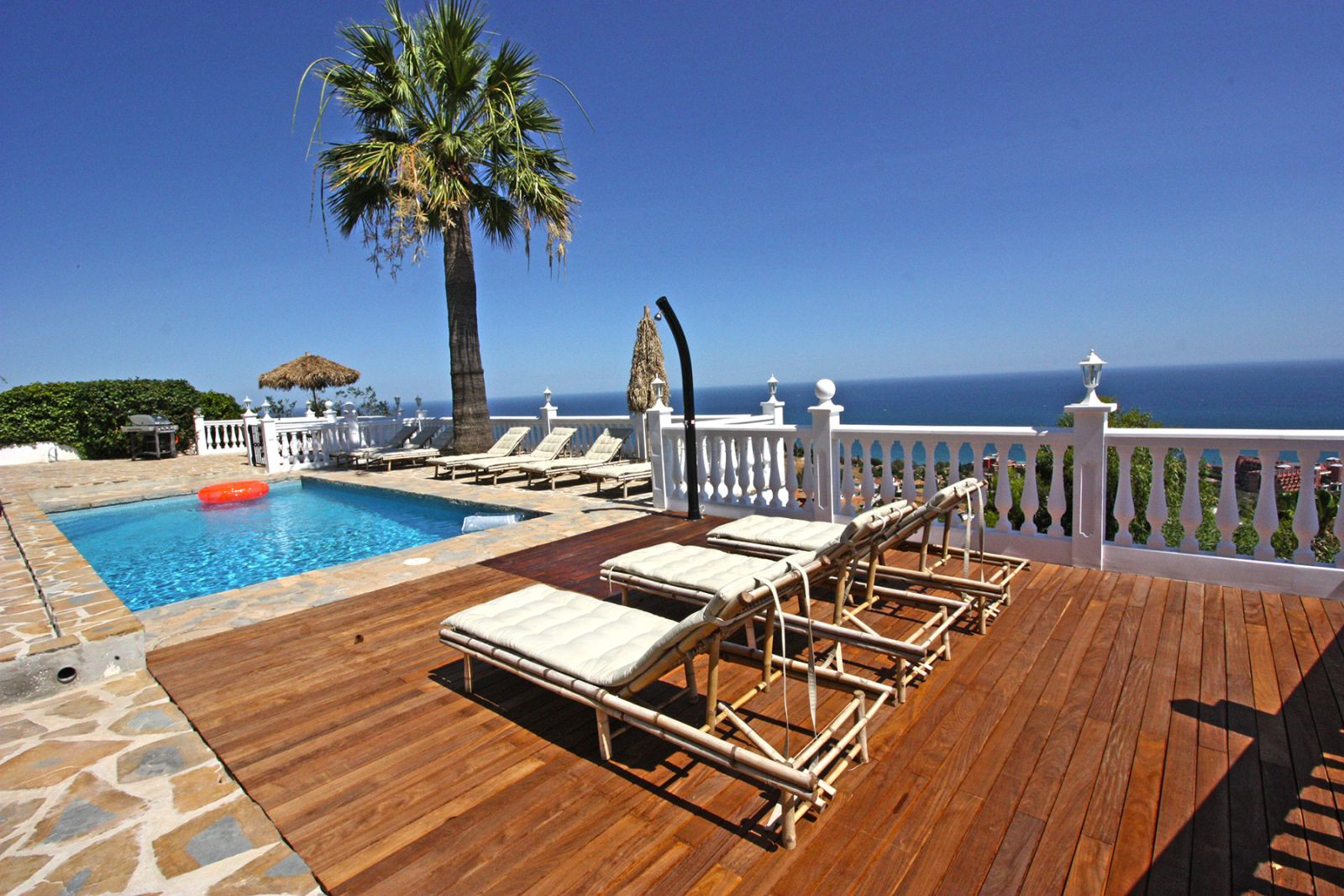 Villa for sale in Benalmadena