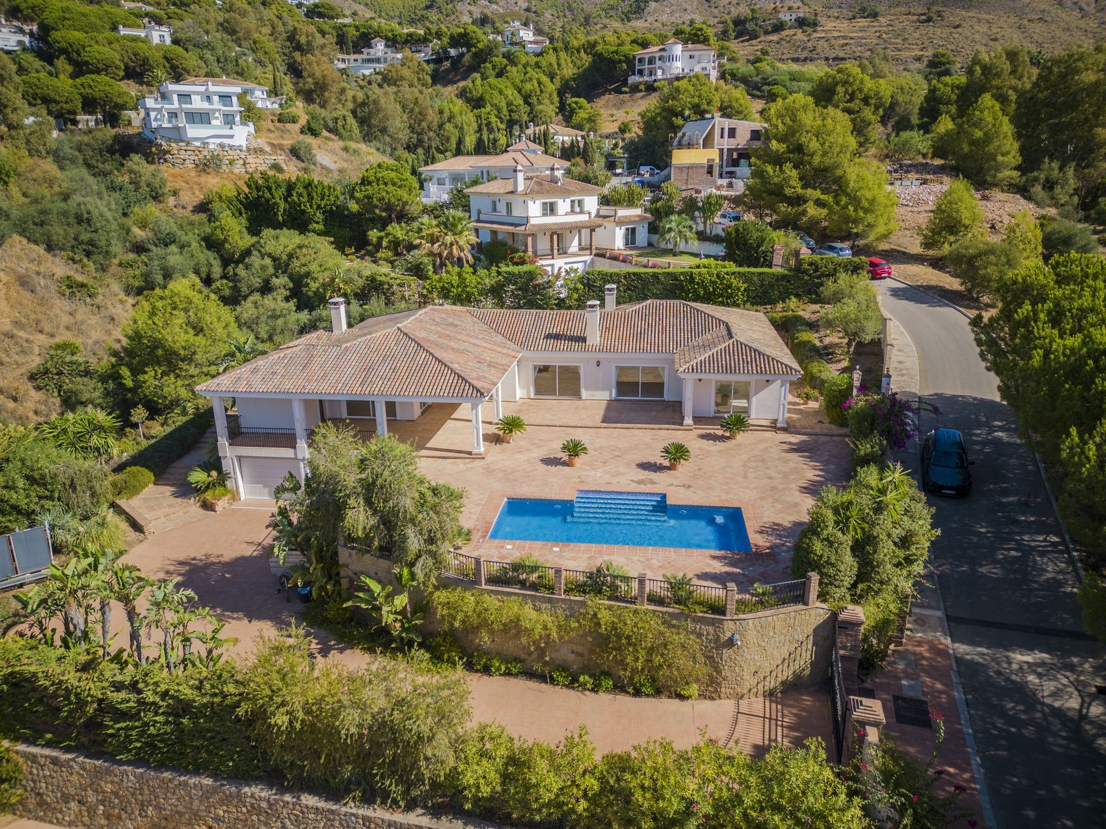 Villa for sale in Valtocado, Mijas
