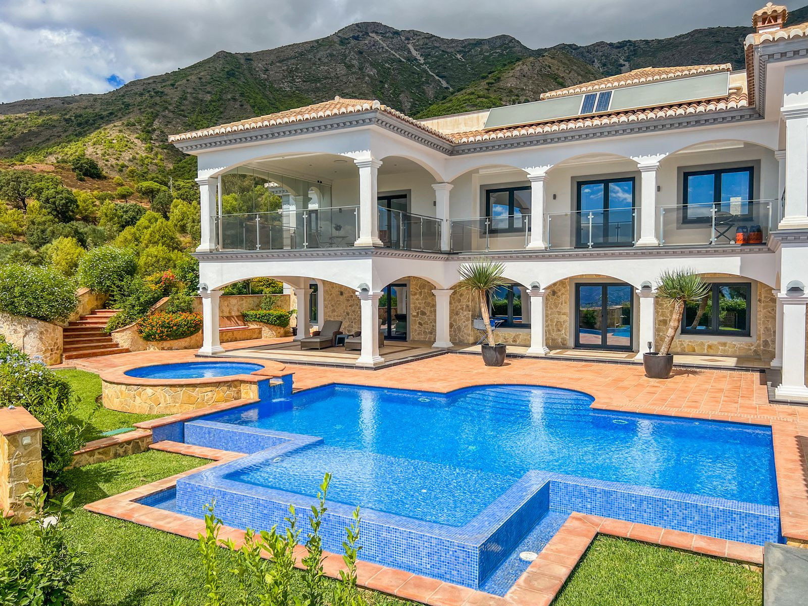 Villa for sale in Mijas