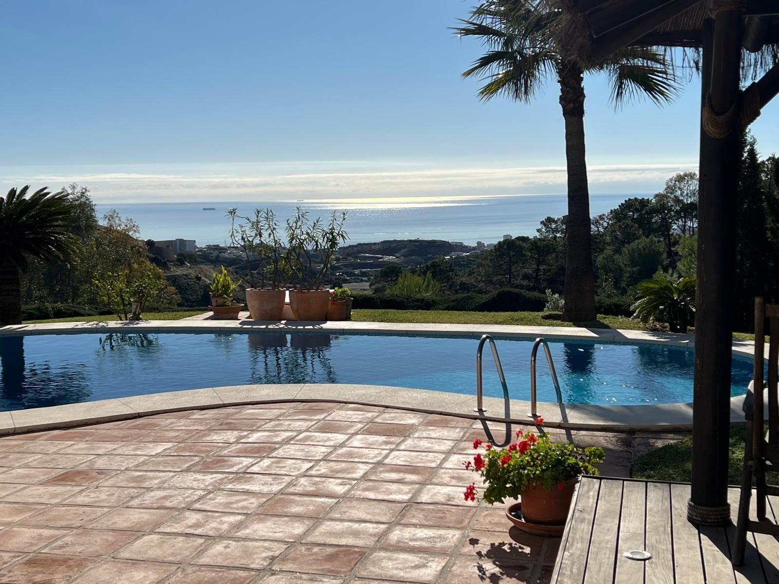 Exclusiva villa de lujo en Mijas con vistas panorámicas y piscina privada