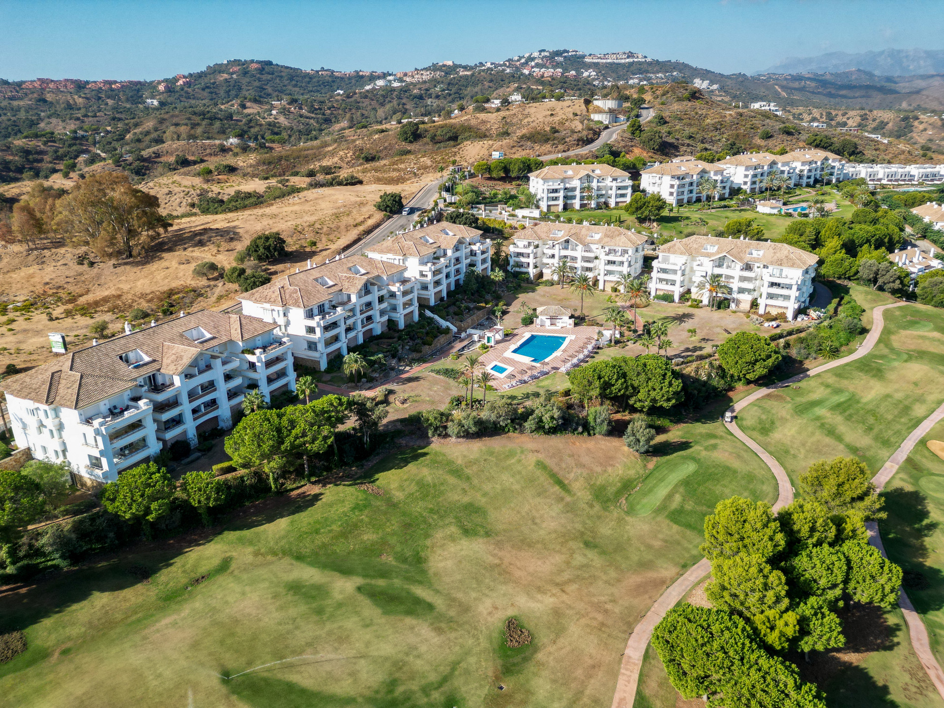 Exclusivo Apartamento de Lujo en Primera Línea de Golf en La Cala Golf Resort, Mijas Costa