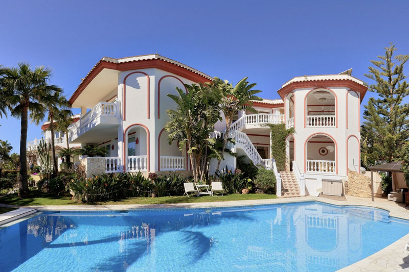 Exclusiva Villa de Lujo en Hacienda las Chapas, Marbella Este