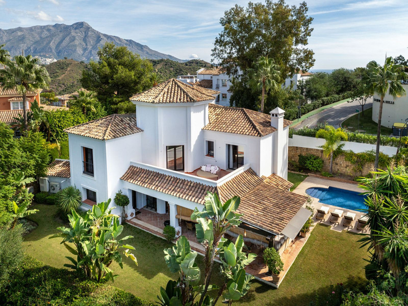 Villa for sale in La Quinta, Benahavis