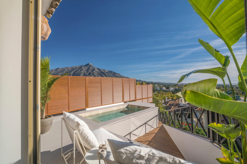 Ground Floor Apartment for sale in Nueva Andalucia, Marbella