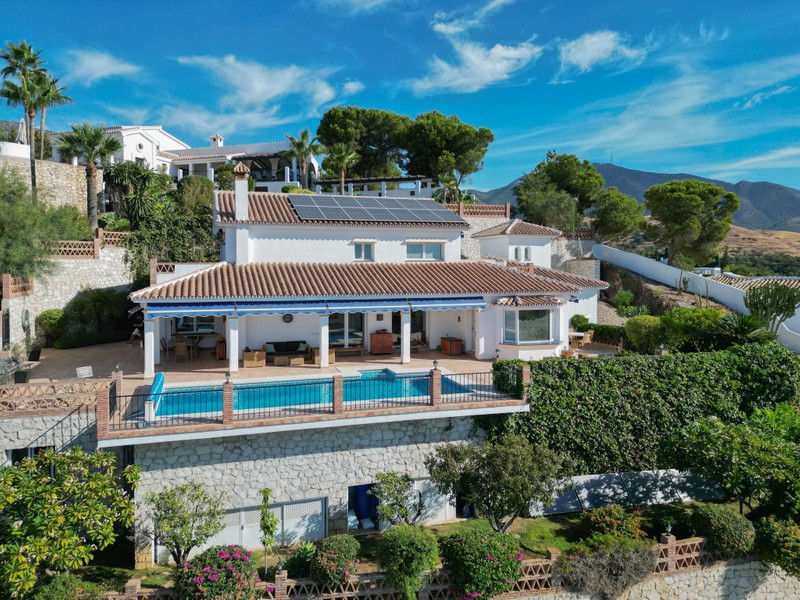 Villa for sale in Mijas