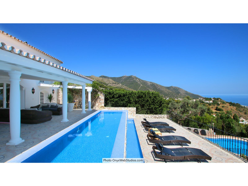 Villa for sale in Mijas