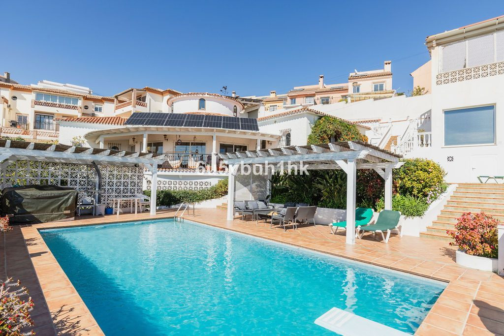 Villa for sale in Torreblanca, Fuengirola