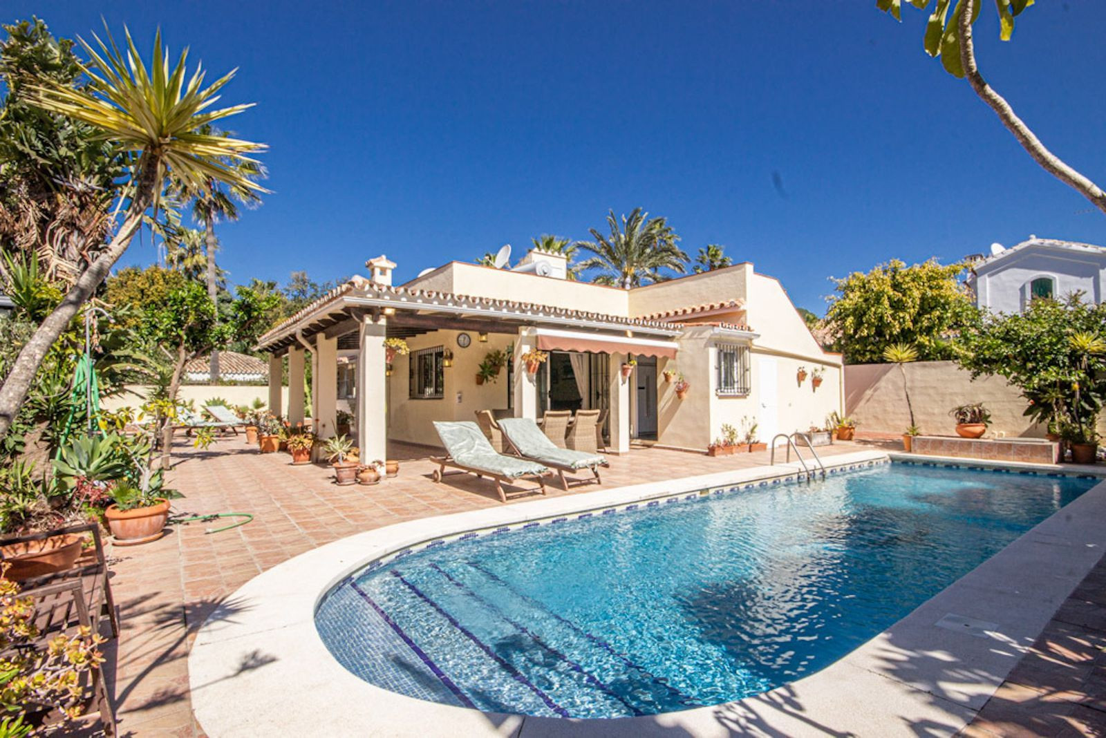 Villa for sale in Marbesa, Marbella East