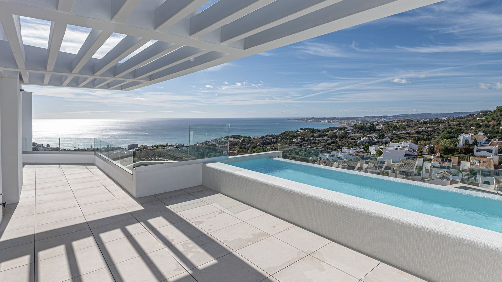 Villa for sale in Benalmadena