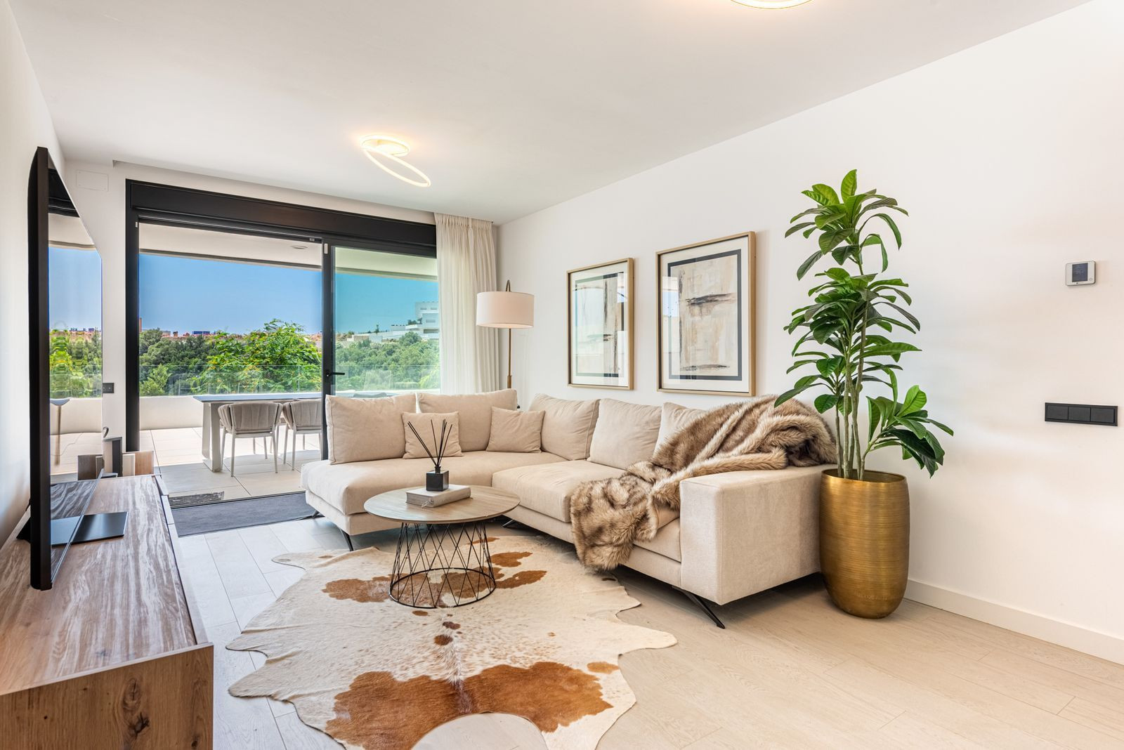 Ground Floor Apartment for sale in Los Altos de los Monteros, Marbella East
