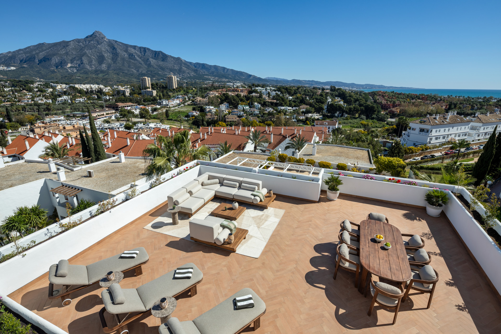 Penthouse for sale in Nueva Andalucia, Marbella