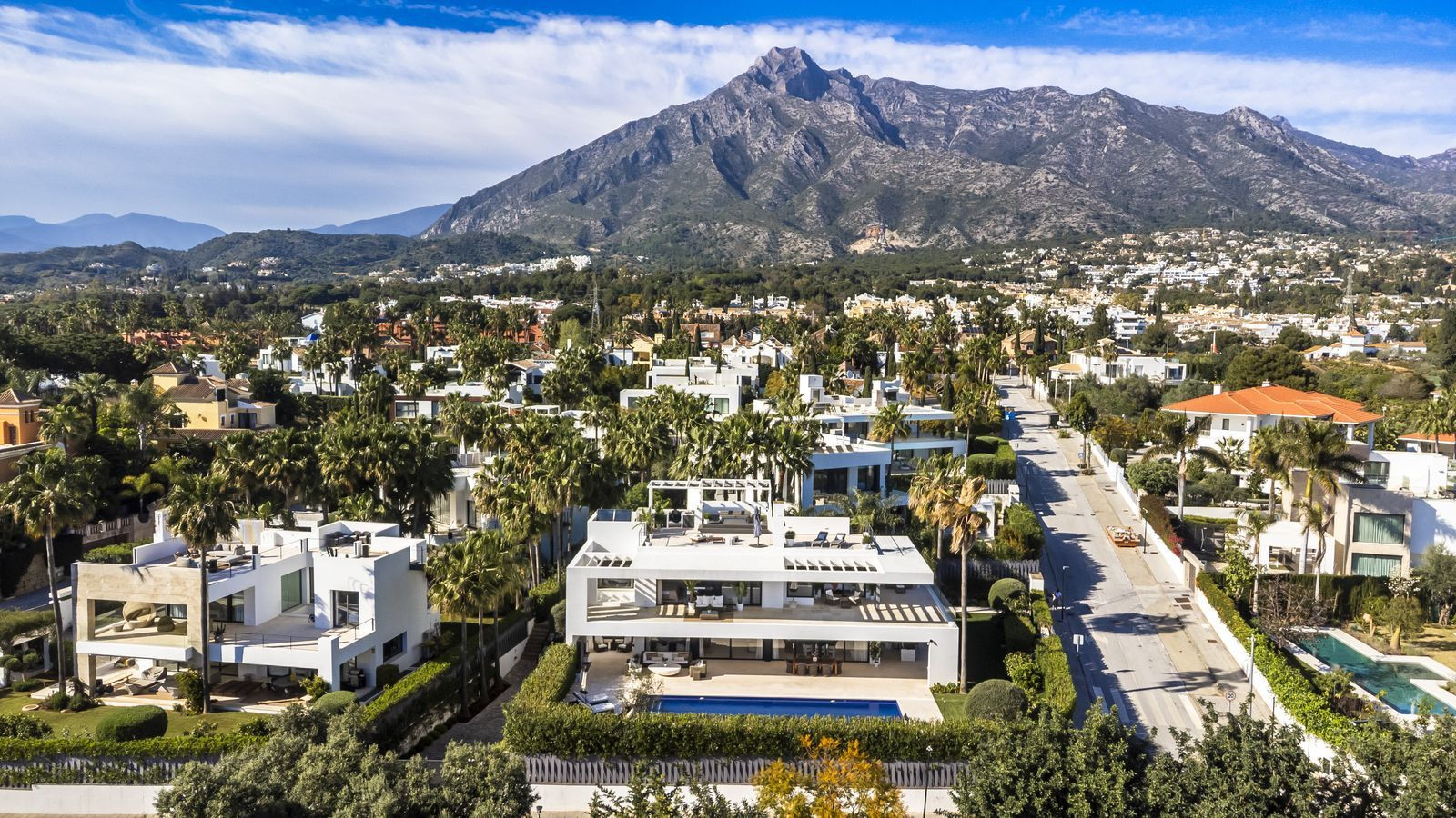 Villa for sale in Marbella Golden Mile