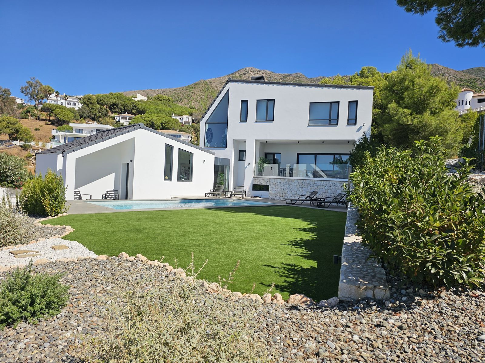 Exclusiva villa en Mijas con impresionantes vistas panorámicas y todas las comodidades