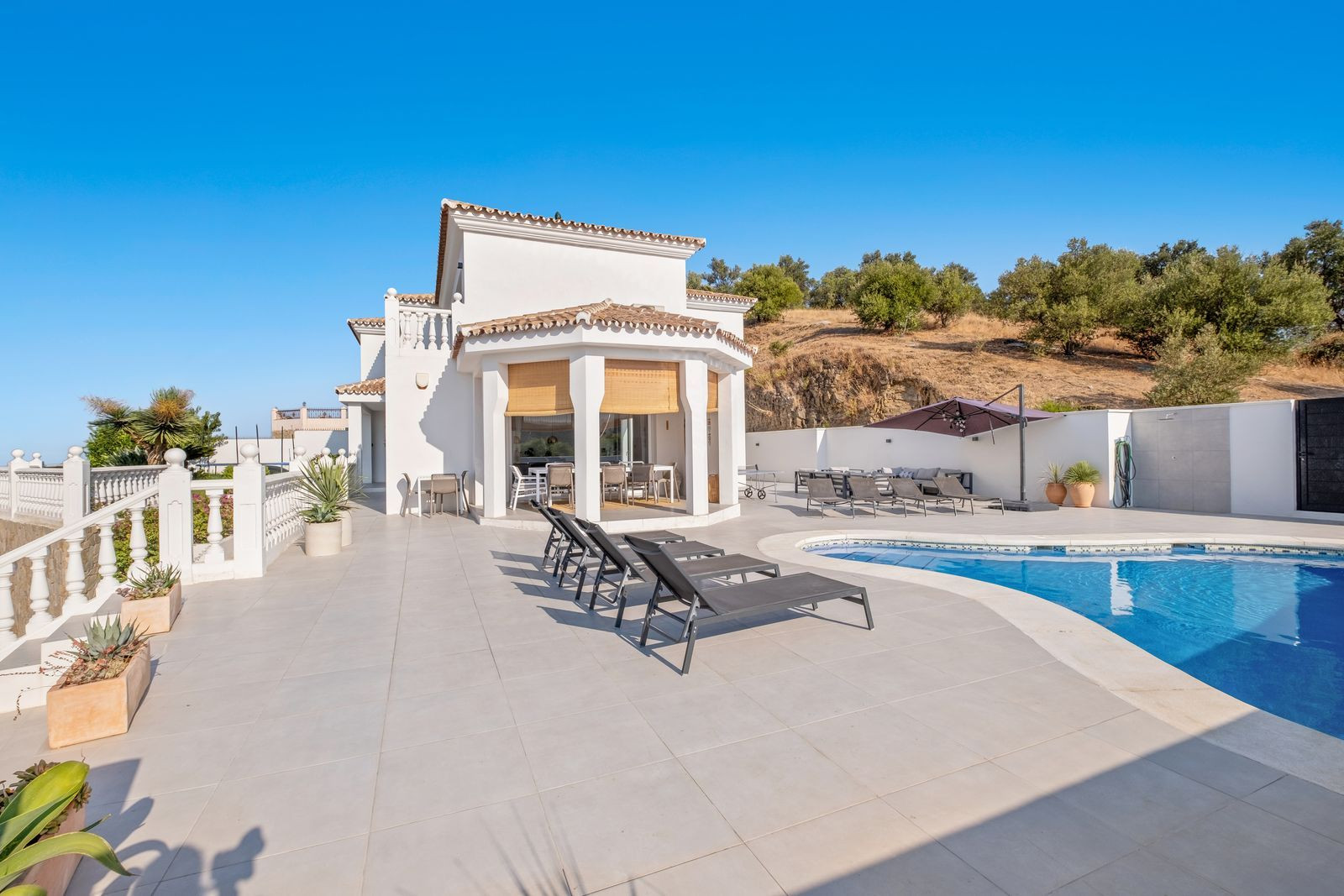 Villa for sale in Cerros del Aguila, Mijas Costa