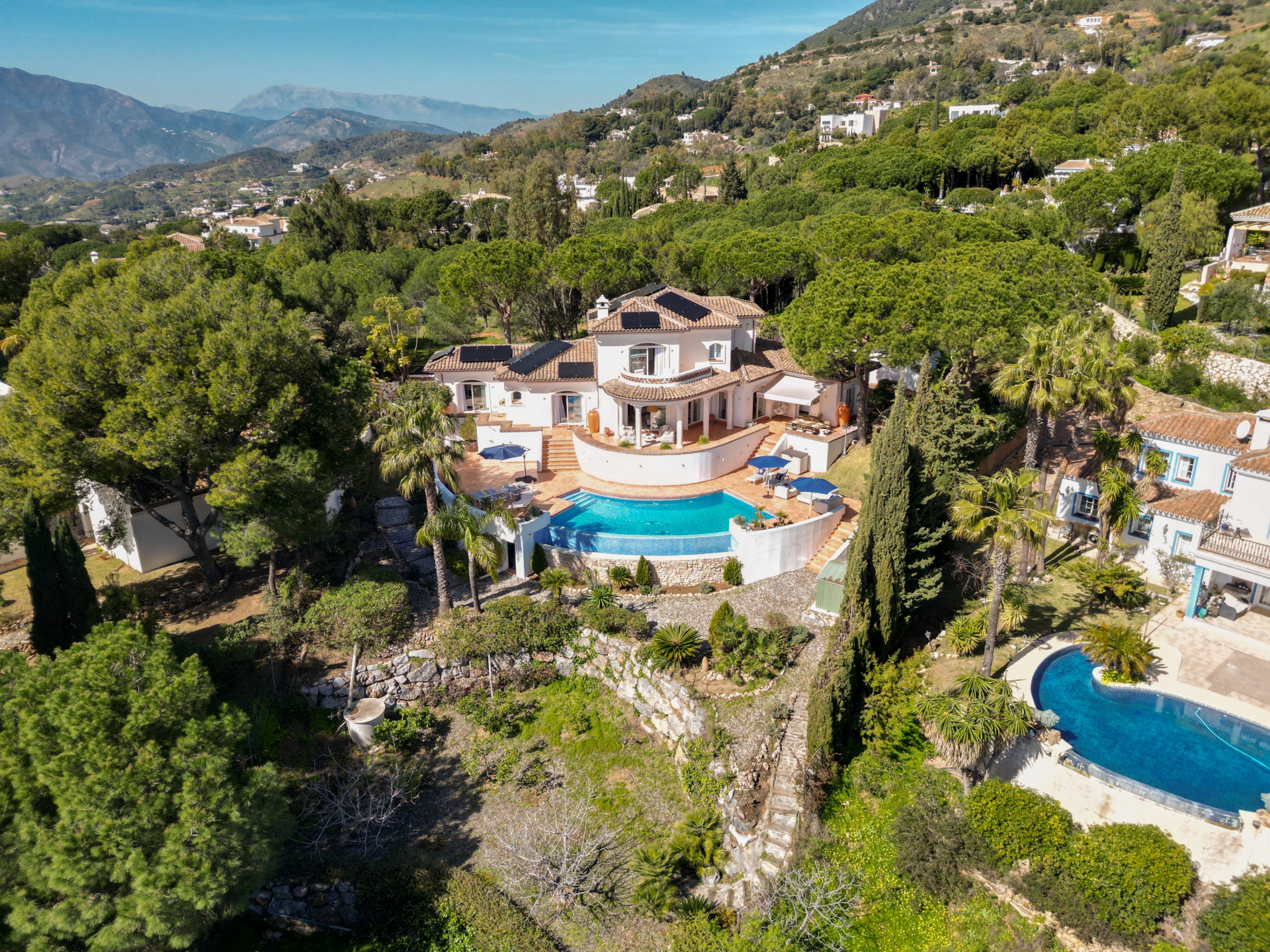 Villa for sale in Mijas