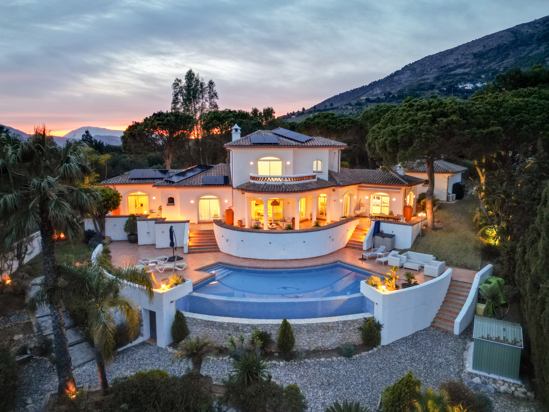 Villa for sale in Mijas