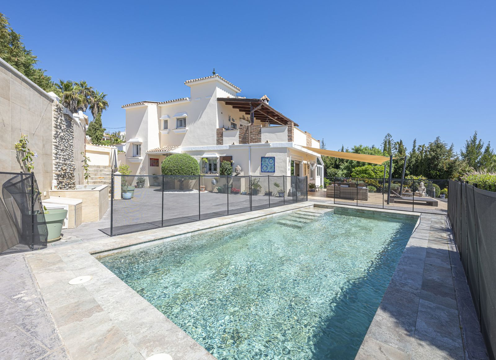 Villa for sale in Estepona