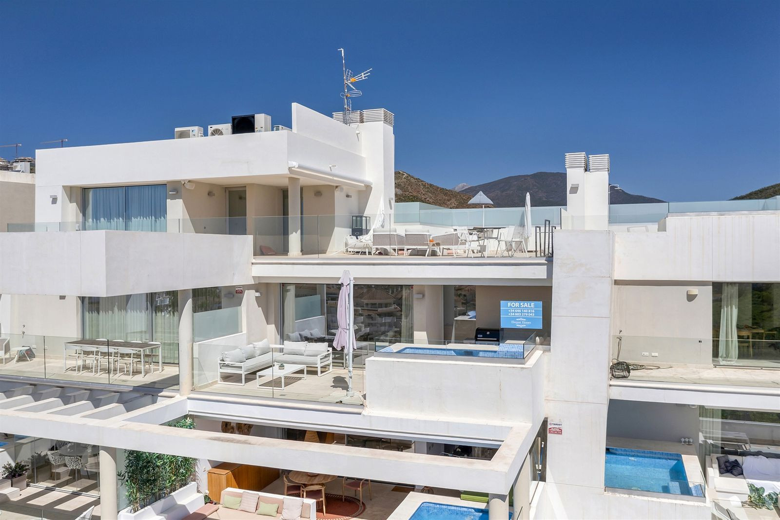 Penthouse for sale in Nueva Andalucia, Marbella