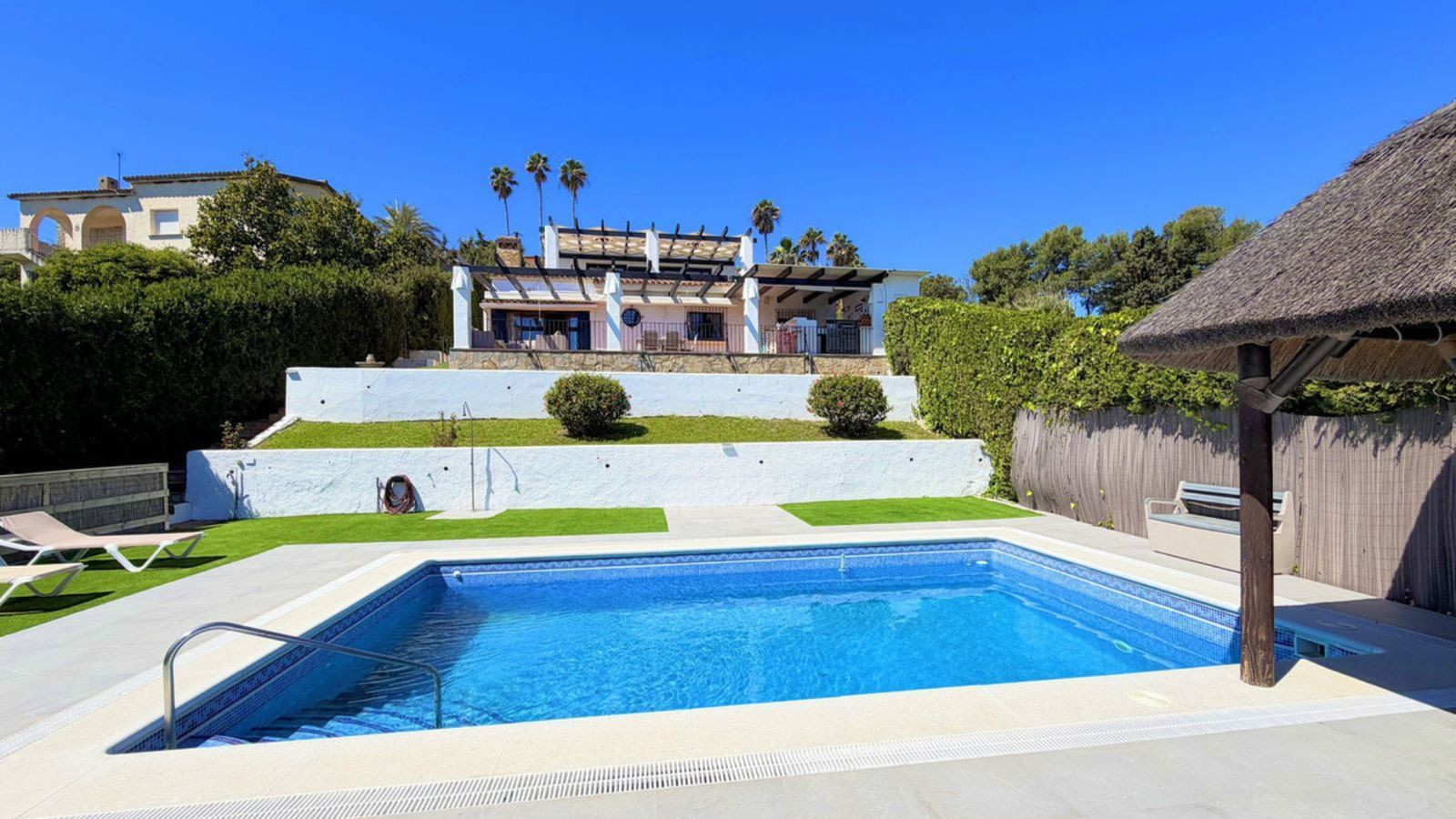 Villa for sale in Estepona