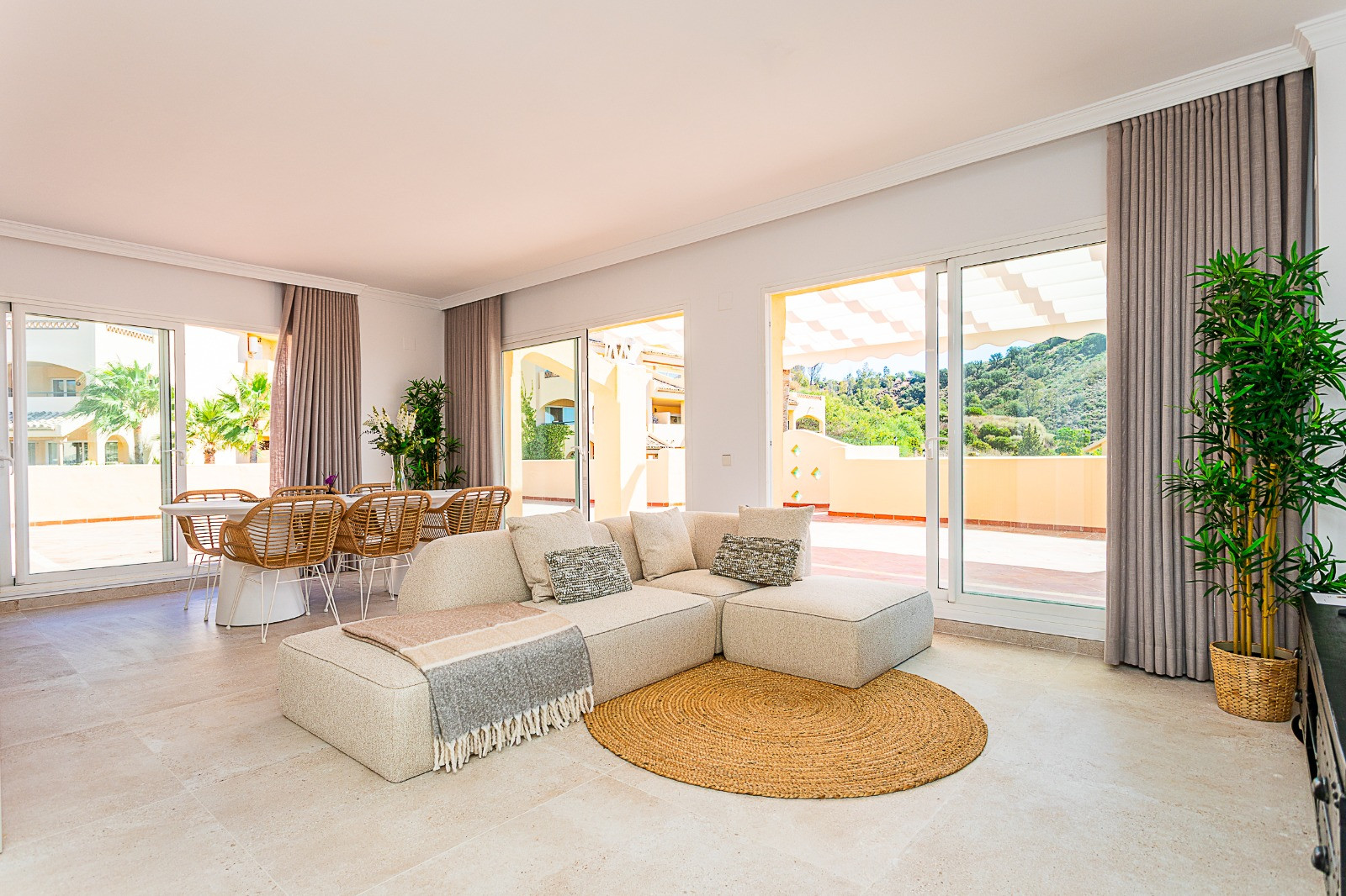 Penthouse for sale in Elviria, Marbella Este