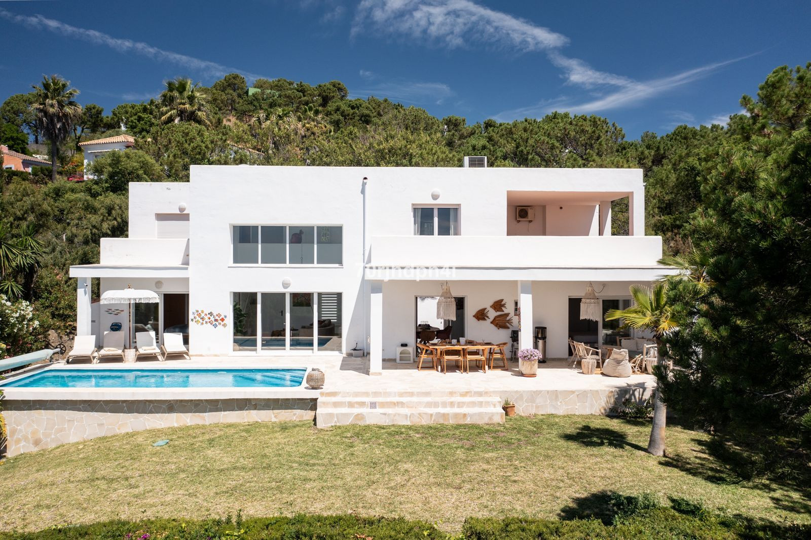 Villa for sale in Estepona