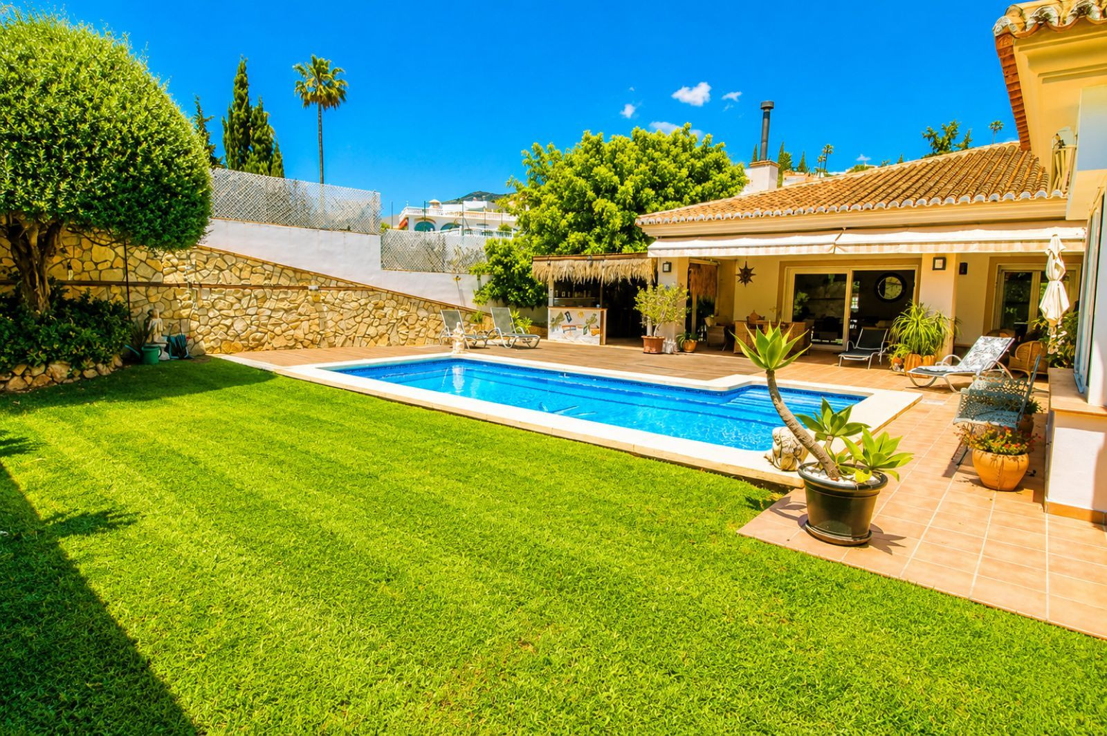 Villa for sale in Sierrezuela, Mijas Costa