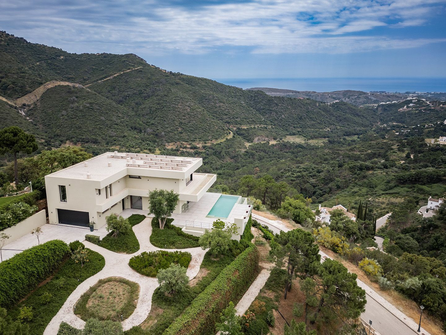 Villa for sale in Benahavis