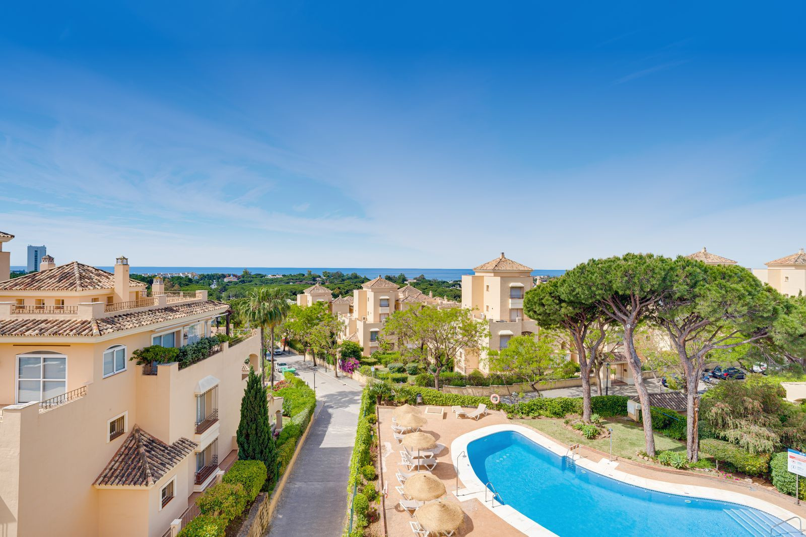 Duplex Penthouse for sale in Elviria, Marbella Este