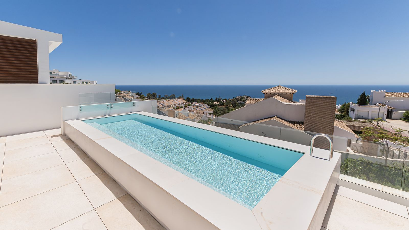 Villa for sale in Benalmadena
