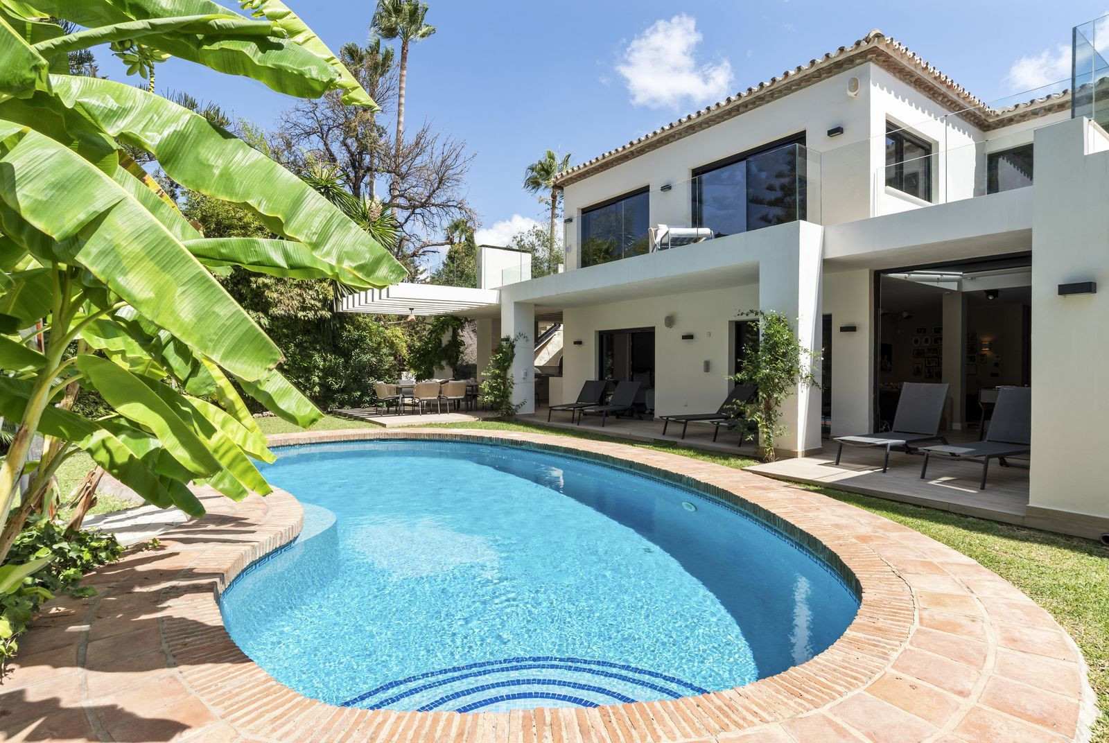 Villa for sale in Marbella Este